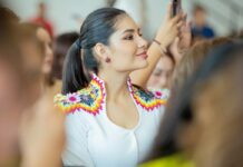 Colonos furiosos con Geraldine le cancelan evento por “mentirosa”