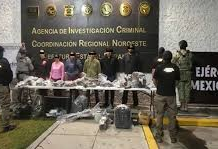 Detienen a seis personas y aseguran arsenal, vehículos y efectivo en operativo en Durango