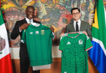 El canciller mexicano, Roberto Velasco, recibe a su par sudafricano previo a que ambas selecciones inauguren el Mundial.