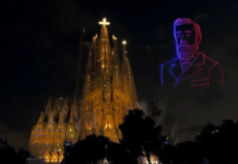 El Papa bendice la Torre de Jesús de la Sagrada Familia en una celebración histórica