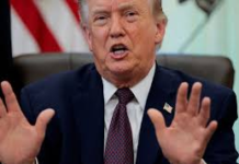 Trump cancela fondo de 1,800 millones de dólares tras críticas por beneficiar a aliados políticos