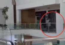 Supuesta niña fantasma aparece en centro comercial y causa revuelo en redes sociales