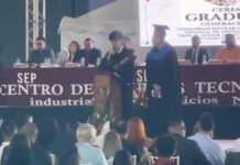 Estudiante rompe el silencio tras graduación del CETis 100 en Tepic