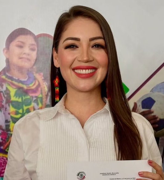 JAZMIN BUGARIN 31