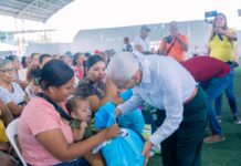 En Tecuala, Beatriz Estrada acerca atención integral y bienestar a las familias