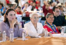 Dra. Beatriz Estrada reconoce a las abuelas y los abuelos de Nayarit