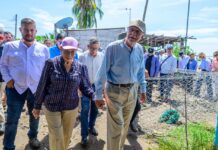 MANQ y su esposa Beatriz atienden afectaciones en pueblos costeros de Nayarit
