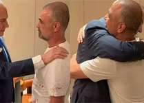 Pasajero somete a agresor y ayuda a evitar tragedia en vuelo de Dubái a Tel Aviv