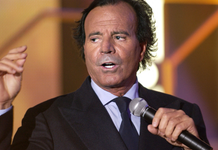 Exempleadas de Julio Iglesias presentan nueva querella por presunta agresión sexual