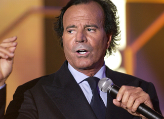 Exempleadas de Julio Iglesias presentan nueva querella por presunta agresión sexual