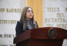 Registros abiertos en banquetas de Tepic provocan accidentes