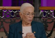 Beatriz Estrada sostiene dialogo con periodistas