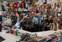 Los Tigres del Norte alzan la voz por los migrantes en su Tiny Desk Concert