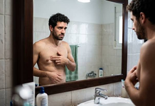 El bulto que muchos hombres ignoran y que podría ser una señal de cáncer de mama